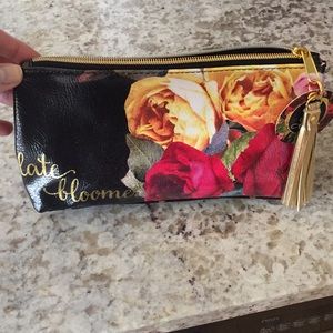 Super cute make up bag